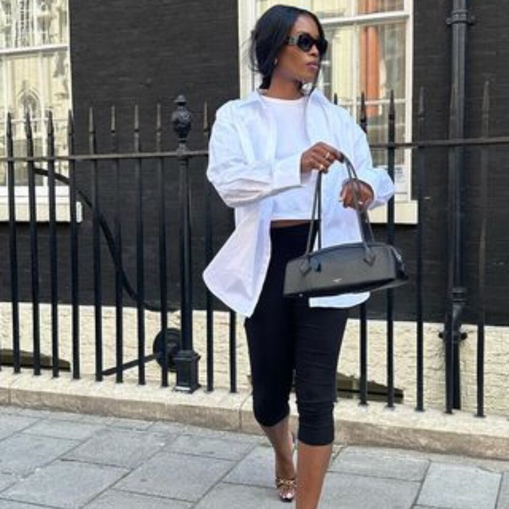 Pedal Pushers from Banana Republic Navy Capris Contoured Fit